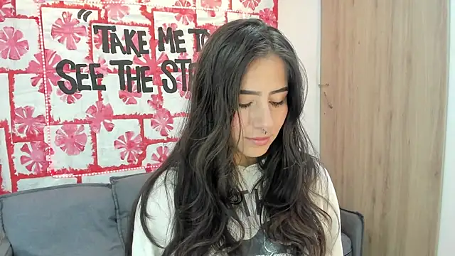 Snapshot of Mhelanny2 chatting on March 5, 2025, 5:07 am Mhelanny2 online show from March 5, 2025, 5:07 am