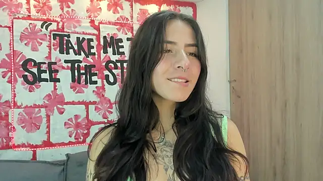 Snapshot of Mhelanny2 chatting on March 8, 2025, 3:28 am Mhelanny2 online show from March 8, 2025, 3:28 am