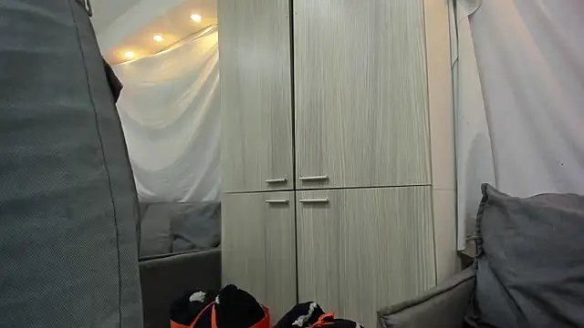 Mhelanny2 online show from March 7, 2026, 1:23 am