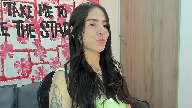 Snapshot of Mhelanny2 chatting on March 8, 2025, 6:32 am Mhelanny2 online show from March 8, 2025, 6:32 am