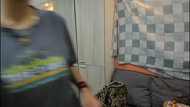 Mhelanny2 online show from November 17, 2025, 6:23 pm