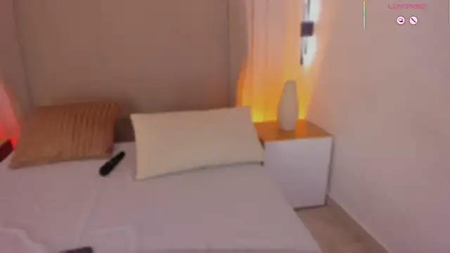 luisah  online show from December 18, 2025, 8:12 pm