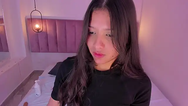 Snapshot of luisah_ chatting on February 25, 2025, 8:00 pm luisah online show from February 25, 2025, 8:00 pm