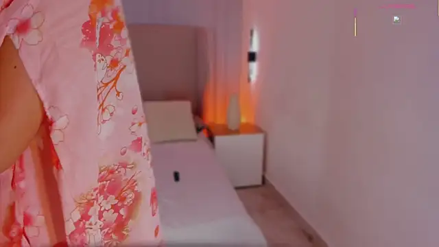 Snapshot of luisah_ chatting on February 18, 2026, 8:16 pm luisah online show from February 18, 2026, 8:16 pm