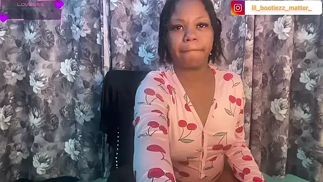 lil momma420 online show from June 12, 2026, 3:43 pm