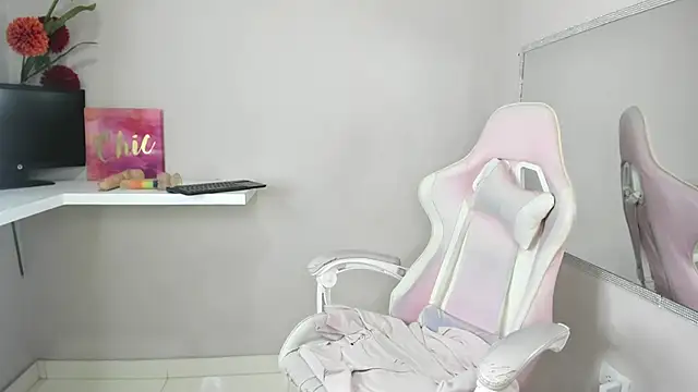 Snapshot of StefanyMiler chatting on February 8, 2025, 12:28 am StefanyMiler online show from February 8, 2025, 12:28 am