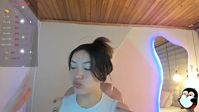 cristal  hot 1 online show from February 17, 2026, 5:05 am