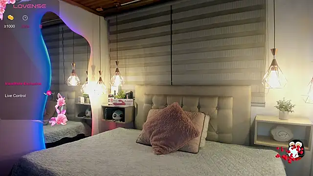 Snapshot of cristal__hot_1 chatting on May 4, 2026, 5:11 am cristal hot 1 online show from May 4, 2026, 5:11 am