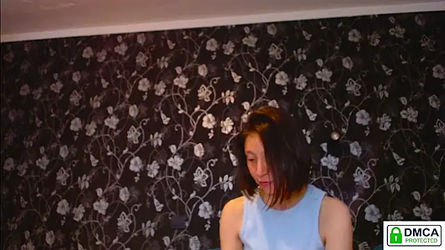 Snapshot of Sophi_Cute chatting on May 12, 2026, 1:06 pm Sophi Cute online show from May 12, 2026, 1:06 pm