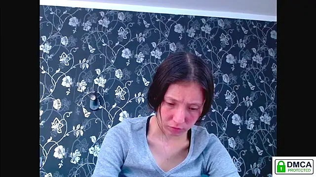Snapshot of Sophi_Cute chatting on May 1, 2026, 12:54 pm Sophi Cute online show from May 1, 2026, 12:54 pm