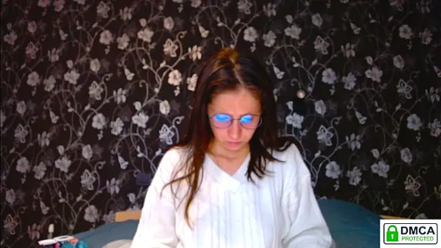 Snapshot of Sophi_Cute chatting on May 10, 2026, 11:25 am Sophi Cute online show from May 10, 2026, 11:25 am