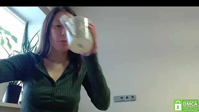 Sophi Cute online show from October 5, 2025, 9:55 am