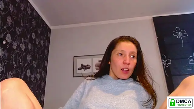 Snapshot of Sophi_Cute chatting on March 25, 2026, 1:43 pm Sophi Cute online show from March 25, 2026, 1:43 pm