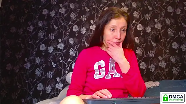 Snapshot of Sophi_Cute chatting on March 3, 2026, 1:18 pm Sophi Cute online show from March 3, 2026, 1:18 pm