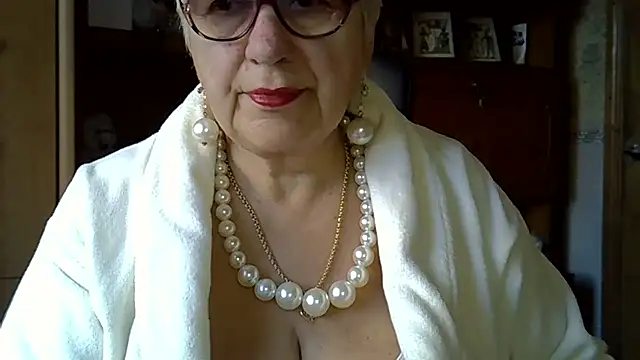 SweetCherry27 online show from October 29, 2025, 5:28 am