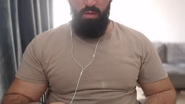 Snapshot of hugemachohandsome chatting on November 12, 2025, 12:31 pm hugemachohandsome online show from November 12, 2025, 12:31 pm