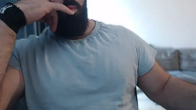 Snapshot of hugemachohandsome chatting on October 22, 2025, 11:42 am hugemachohandsome online show from October 22, 2025, 11:42 am