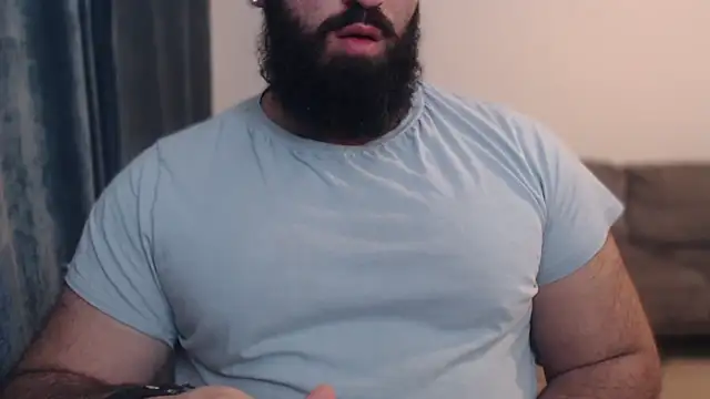 Snapshot of hugemachohandsome chatting on November 17, 2025, 10:03 pm hugemachohandsome online show from November 17, 2025, 10:03 pm