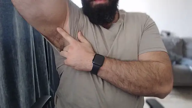 Snapshot of hugemachohandsome chatting on October 29, 2025, 8:35 am hugemachohandsome online show from October 29, 2025, 8:35 am