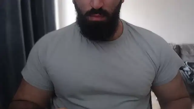 Snapshot of hugemachohandsome chatting on October 16, 2025, 8:44 am hugemachohandsome online show from October 16, 2025, 8:44 am