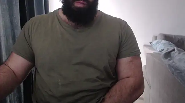 Snapshot of hugemachohandsome chatting on February 24, 2025, 3:53 pm hugemachohandsome online show from February 24, 2025, 3:53 pm