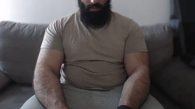 hugemachohandsome online show from April 7, 2026, 5:53 am