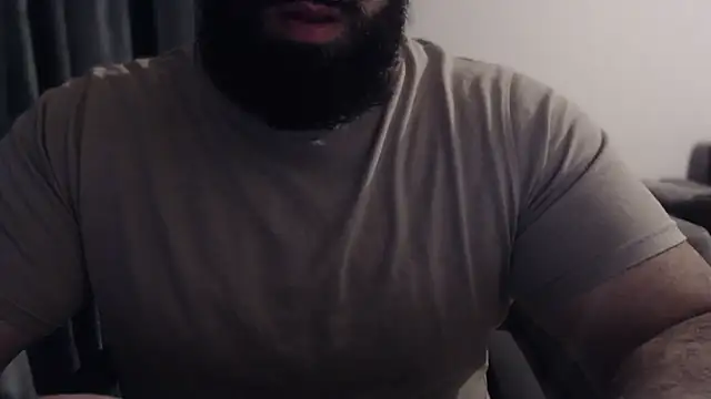 Snapshot of hugemachohandsome chatting on November 28, 2025, 10:54 pm hugemachohandsome online show from November 28, 2025, 10:54 pm