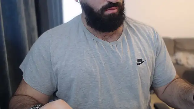 Snapshot of hugemachohandsome chatting on November 27, 2025, 8:37 am hugemachohandsome online show from November 27, 2025, 8:37 am