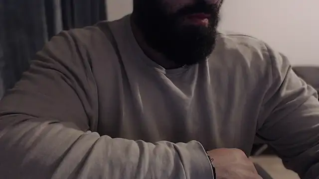 Snapshot of hugemachohandsome chatting on October 25, 2025, 8:42 pm hugemachohandsome online show from October 25, 2025, 8:42 pm