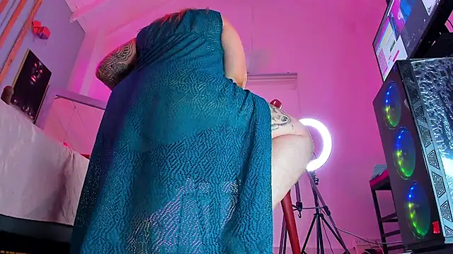 Snapshot of Miss_Pawi chatting on March 17, 2026, 8:45 pm Miss Pawi online show from March 17, 2026, 8:45 pm