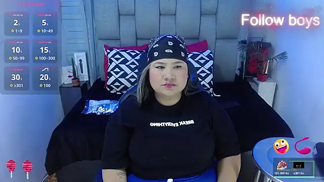 evelin zaens online show from November 5, 2025, 4:26 am