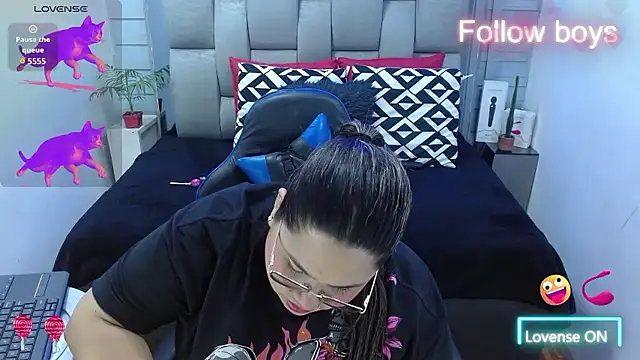 evelin zaens online show from January 13, 2026, 4:16 am