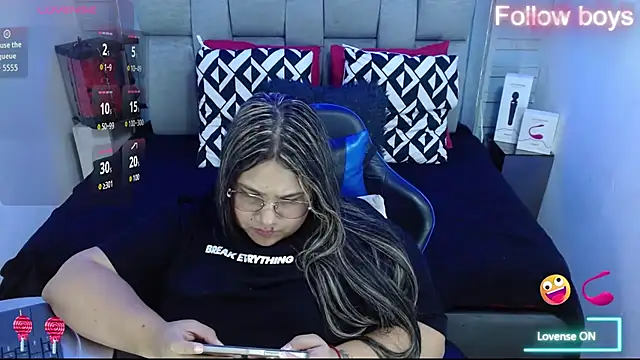 evelin zaens online show from October 12, 2025, 4:19 pm