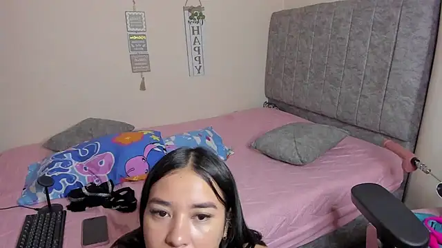 SaraCrow online show from November 20, 2025, 5:19 am