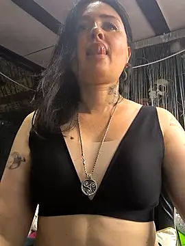 KikiXRed online show from July 21, 2026, 11:11 am