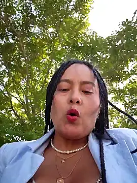 Snapshot of bellapaty chatting on May 25, 2026, 2:27 pm bellapaty online show from May 25, 2026, 2:27 pm