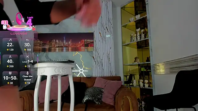 EmmaHills Sex online show from December 18, 2025, 1:37 pm