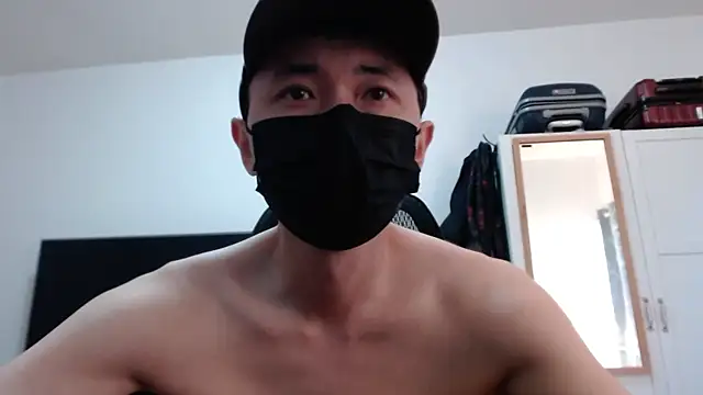 twbobo00715 online show from April 27, 2026, 9:46 pm