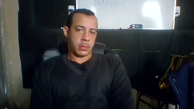 Snapshot of MachoScorpionCaralho chatting on June 15, 2026, 1:44 pm MachoScorpionCaralho online show from June 15, 2026, 1:44 pm