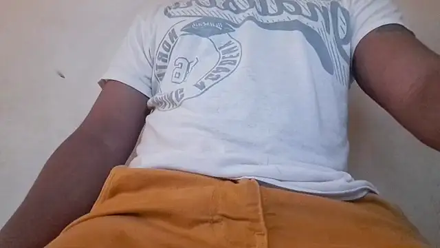 Snapshot of royblackbigpvt chatting on October 17, 2025, 5:48 pm royblackbigpvt online show from October 17, 2025, 5:48 pm