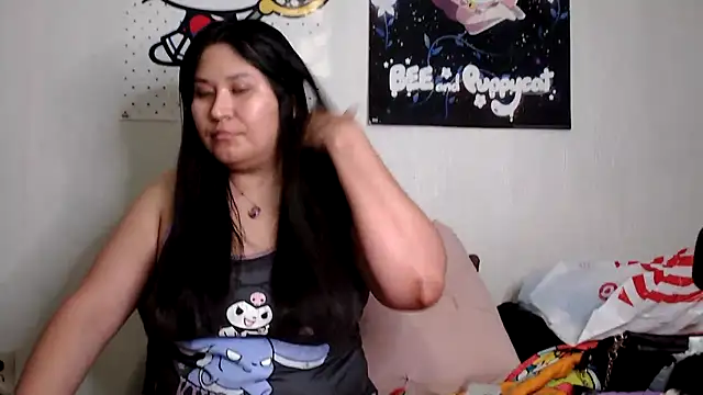 Snapshot of Cupcakecutie449 chatting on March 6, 2025, 4:08 am Cupcakecutie449 online show from March 6, 2025, 4:08 am