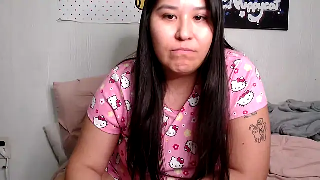 Snapshot of Cupcakecutie449 chatting on March 16, 2025, 8:43 am Cupcakecutie449 online show from March 16, 2025, 8:43 am