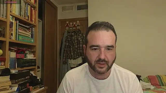 Snapshot of curiosillo83 chatting on October 6, 2025, 4:19 pm curiosillo83 online show from October 6, 2025, 4:19 pm