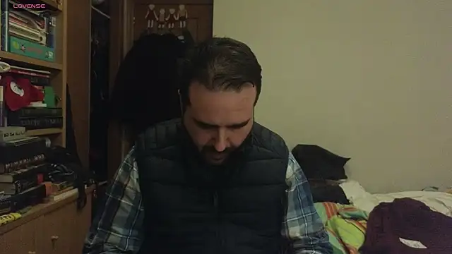Snapshot of curiosillo83 chatting on March 20, 2025, 6:20 pm curiosillo83 online show from March 20, 2025, 6:20 pm