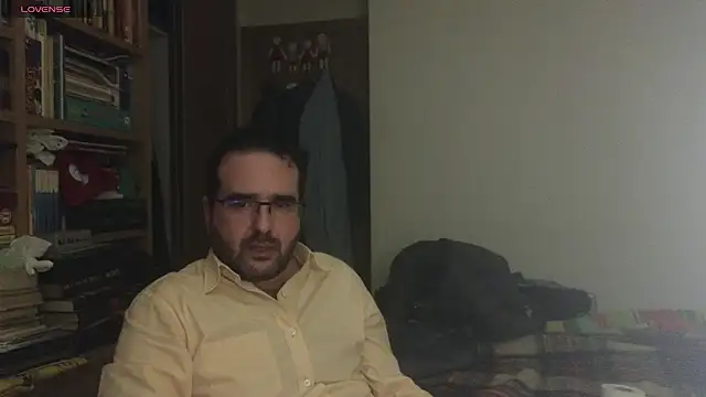 Snapshot of curiosillo83 chatting on March 7, 2025, 2:45 pm curiosillo83 online show from March 7, 2025, 2:45 pm