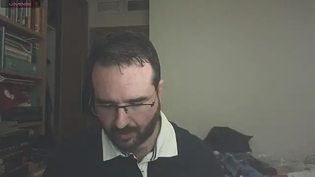 Snapshot of curiosillo83 chatting on March 21, 2025, 5:45 pm curiosillo83 online show from March 21, 2025, 5:45 pm