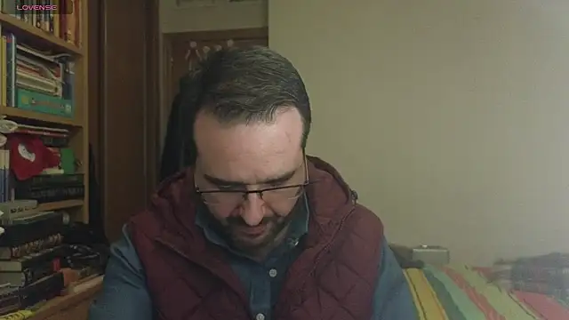 Snapshot of curiosillo83 chatting on March 13, 2025, 3:17 pm curiosillo83 online show from March 13, 2025, 3:17 pm