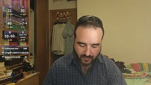 curiosillo83 online show from October 14, 2025, 2:28 pm