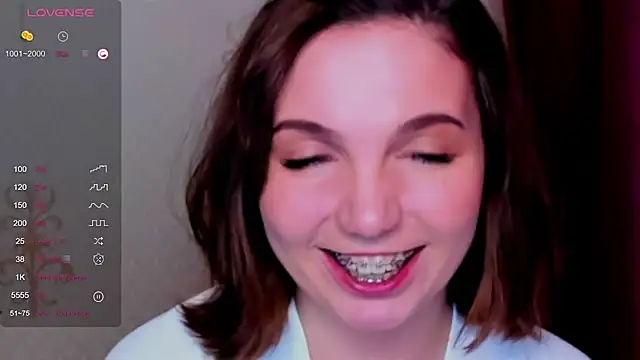 KindHazelHere  online show from March 20, 2025, 11:12 pm