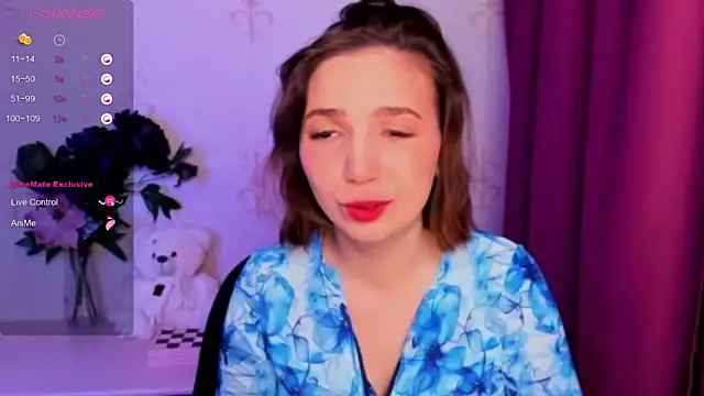 KindHazelHere  online show from January 15, 2026, 8:12 pm